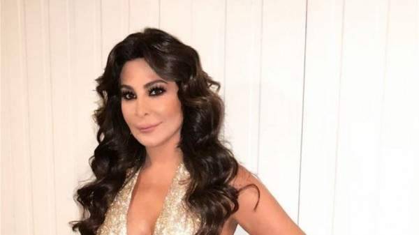 إليسا تحتفل بنجاح "الى كل اللي بيحبوني" مع أصدقائها..