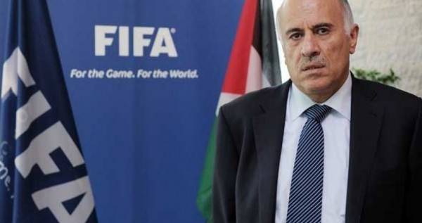 إيقاف رئيس الاتحاد الفلسطيني لكرة القدم بسبب 