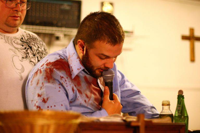 اعتقد أن يسوع يخلّصه من الأفعى فمات وماذا حدث لابنه؟