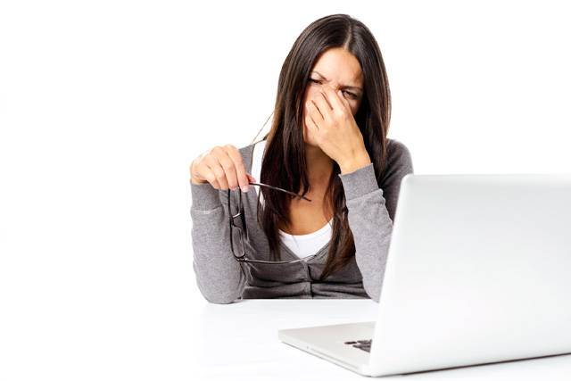 حافظ على سلامة نظرك من شاشة الكمبيوتر