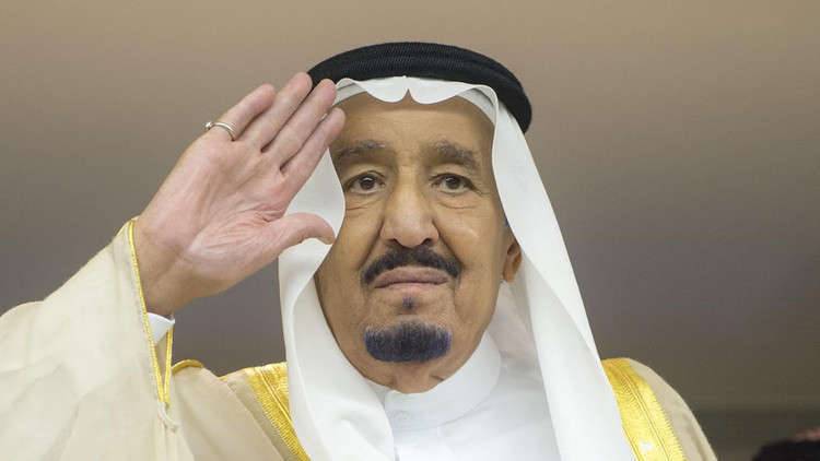 صورة نادرة للملكين سلمان وفهد يوم تولي الملك سعود الحكم