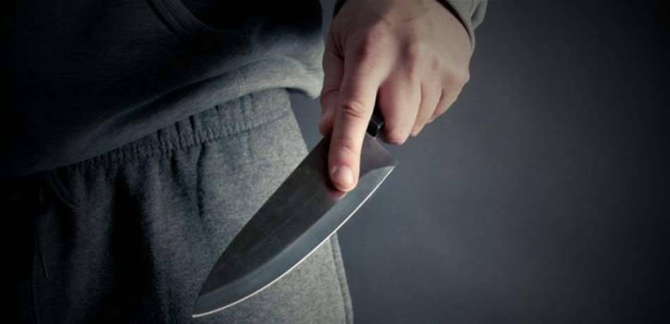طعنة سكين في الخيام أدخلته إلى المستشفى!