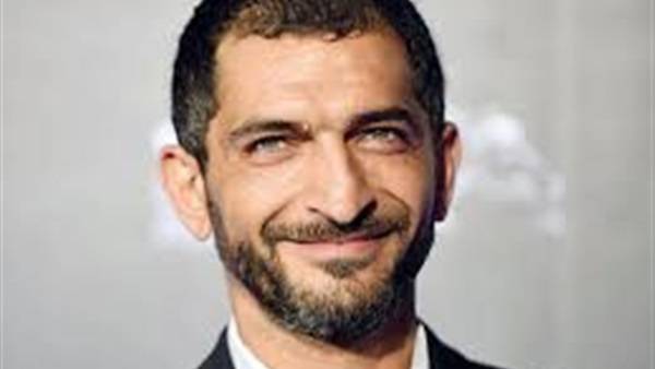 عمرو واكد مدافعا عن المرأة: تحيا كل سيدة ناضلت من أجل حقها