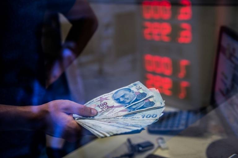 الليرة التركية تسجل انخفاضا جديدا بعد تجدد المخاوف