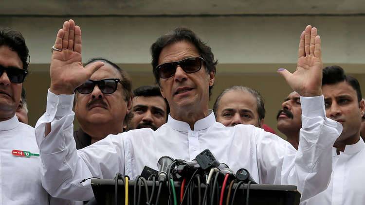 عمران خان يتعهد بإثارة قضية الإساءة للإسلام في الأمم المتحدة