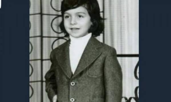 ممثل مصري شهير ووالدته إحتارا إن كانت هذه الصورة له..فما رأيكم أنتم؟