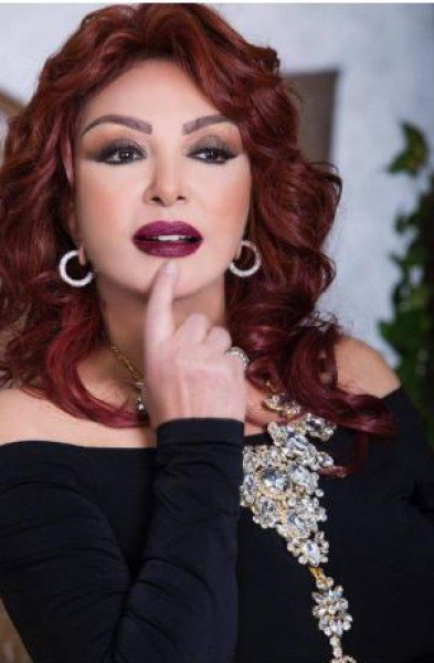 ​نبيلة عبيد في كتاب عن مشوارها الطويل