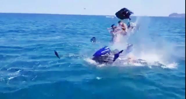 لحظة انفجار دراجة مائية بمن عليها في البحر الأسود (فيديو)
