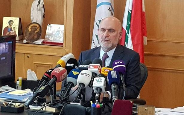 المطار بحاجة الى 89 مليون دولار لحلّ الإزدحام
فنيانوس : سأتوجّه الى النائب العام المالي
واضعاً بين يديه كلّ ما أحاله جريصاتي من مُناقصات
