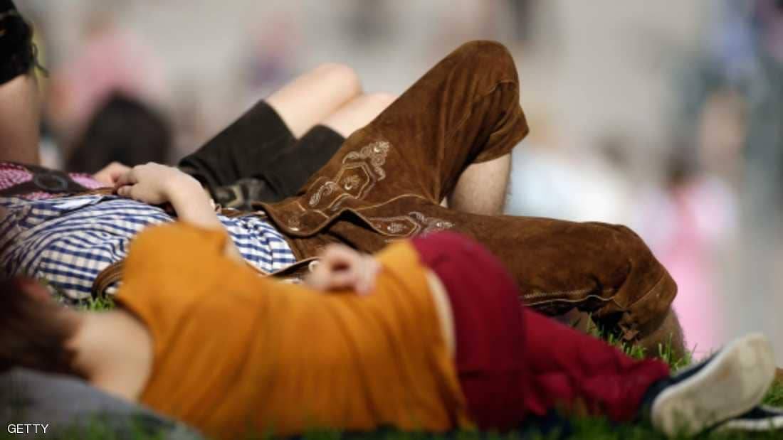 العلم يكشف ماذا تفعل القيلولة بـ