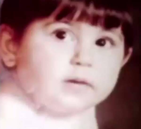 بالصورة- لن تصدقوا ... هذه الطفلة اصبحت  من أشهر الفنانات اللبنانيات!!