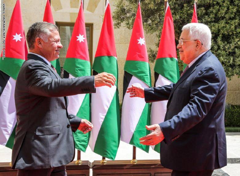 مصدران يكشفان تفاصيل حديث محمود عباس عن كونفدرالية فلسطينية أردنية