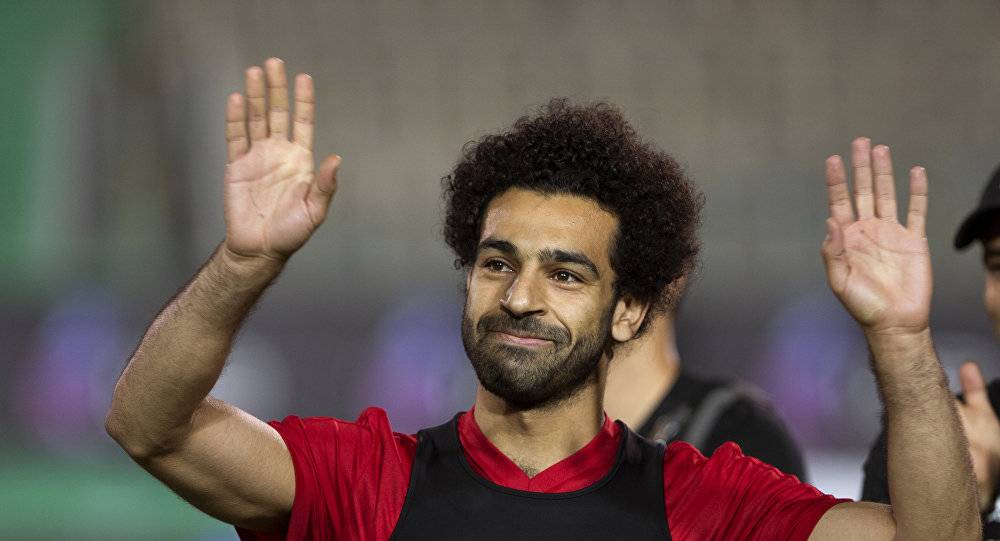 بعد أزمته مع اتحاد الكرة... محمد صلاح يصل القاهرة وسط حراسة مشددة