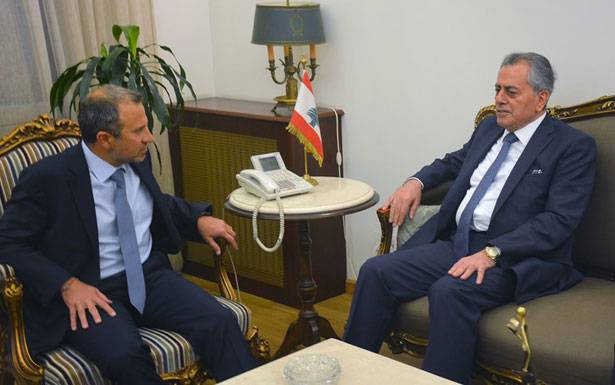 باسيل بحث والحريري الجهود لتشكيل الحكومة:

قرار وقف تمويل الأونروا يمسّ بالسلام