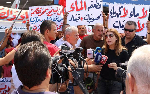 يعقوبيان حذّرت من التصعيد في حال عدم التجاوب
اهالي منطقة السان سيمون الجناح قطعوا الطريق للمطالبة بتأمين المياه
