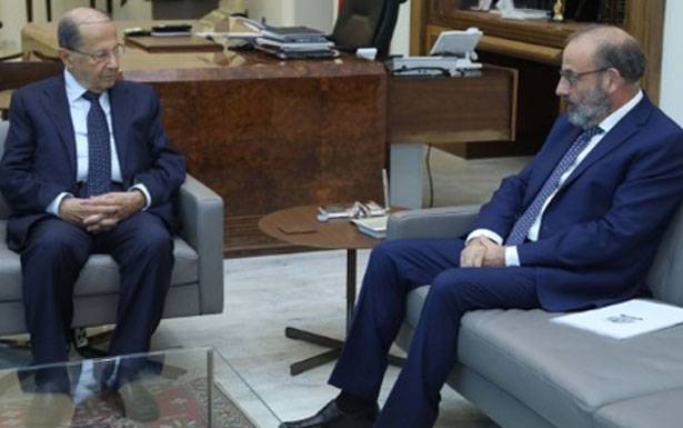 عون عرض مع الصراف أوضاع وزارة الدفاع :

المبادرة الروسيّة فرصة لتنظيم العودة