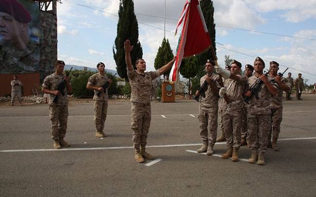 حفل تقديم جنود مُتمرّنين الى العلم

مُمثل قائد الجيش: بندقيّتكم الحق والشرعيّة
