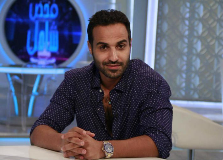 بالفيديو۔۔ أحمد فهمي لمحمد رمضان: ده مش موجود برا مصر