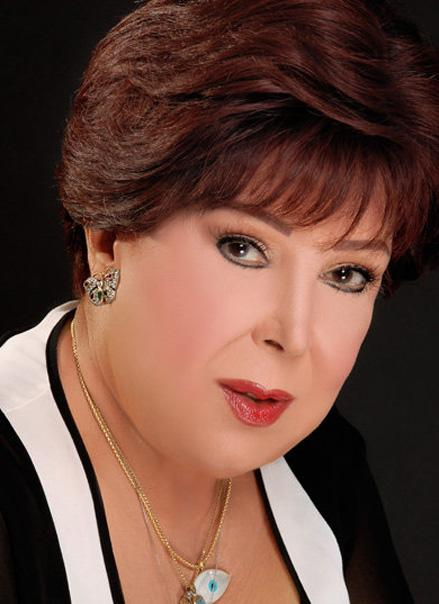 بالفيديو.. ​أسرة مسلسل "يوميات زوجة مفروسة" تحتفل بعيد ميلاد رجاء الجداوي