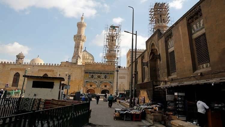 الأزهر يطلق حملة "وعاشروهن بالمعروف"