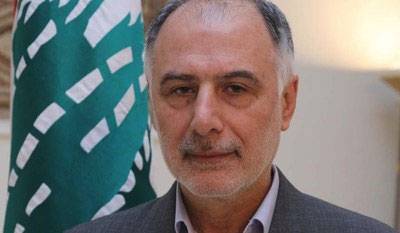 درع تقدير من بلدية كفرمتى للوزير فنيش