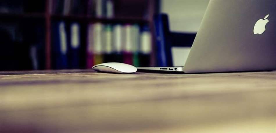 فضيحة مدوّية.. أكثر برامج آبل تحميلاً يتجسس عليكم!