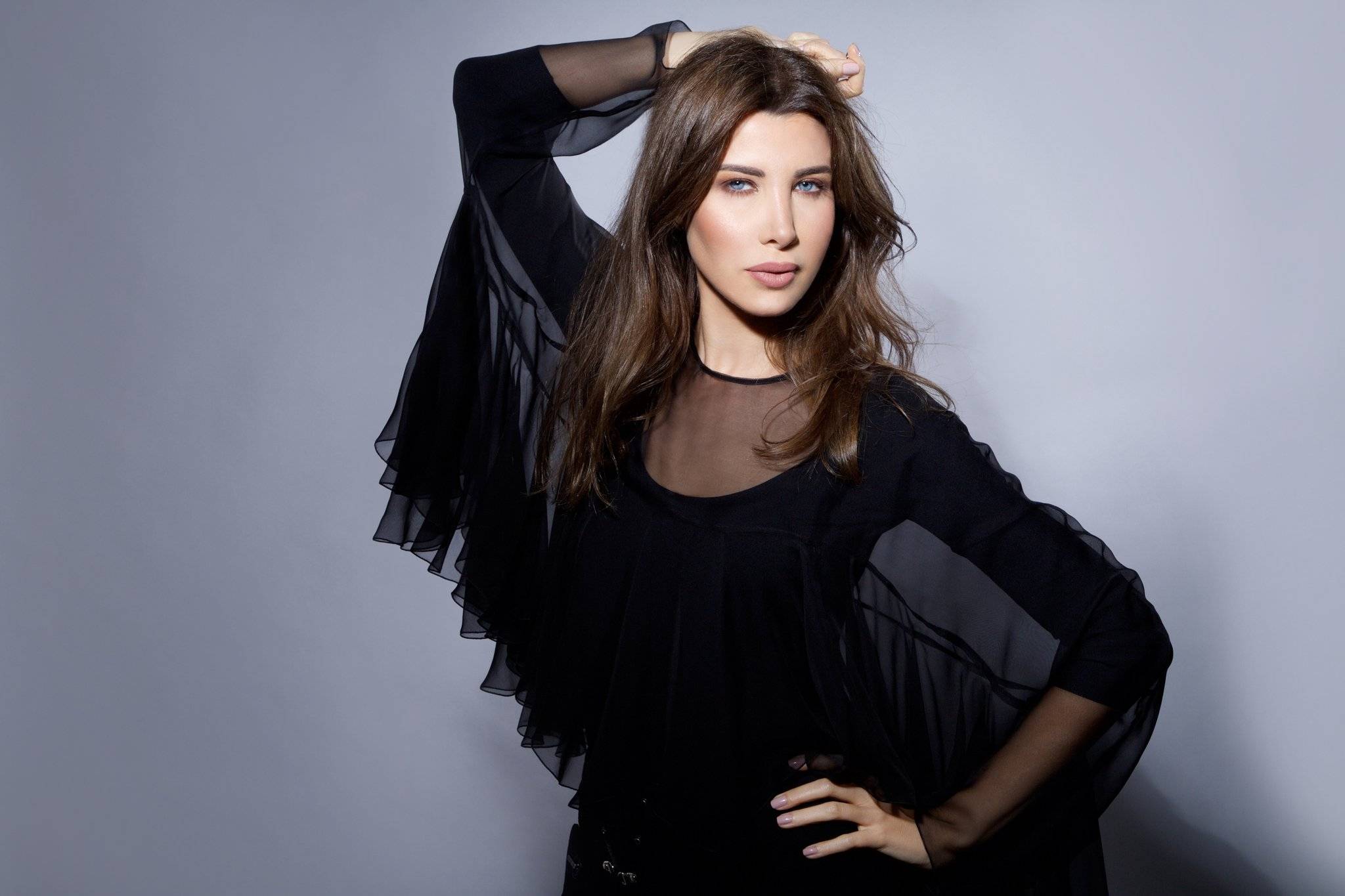 صورة مُسرّبة لنانسي عجرم من كواليس برنامج وفاء الكيلاني