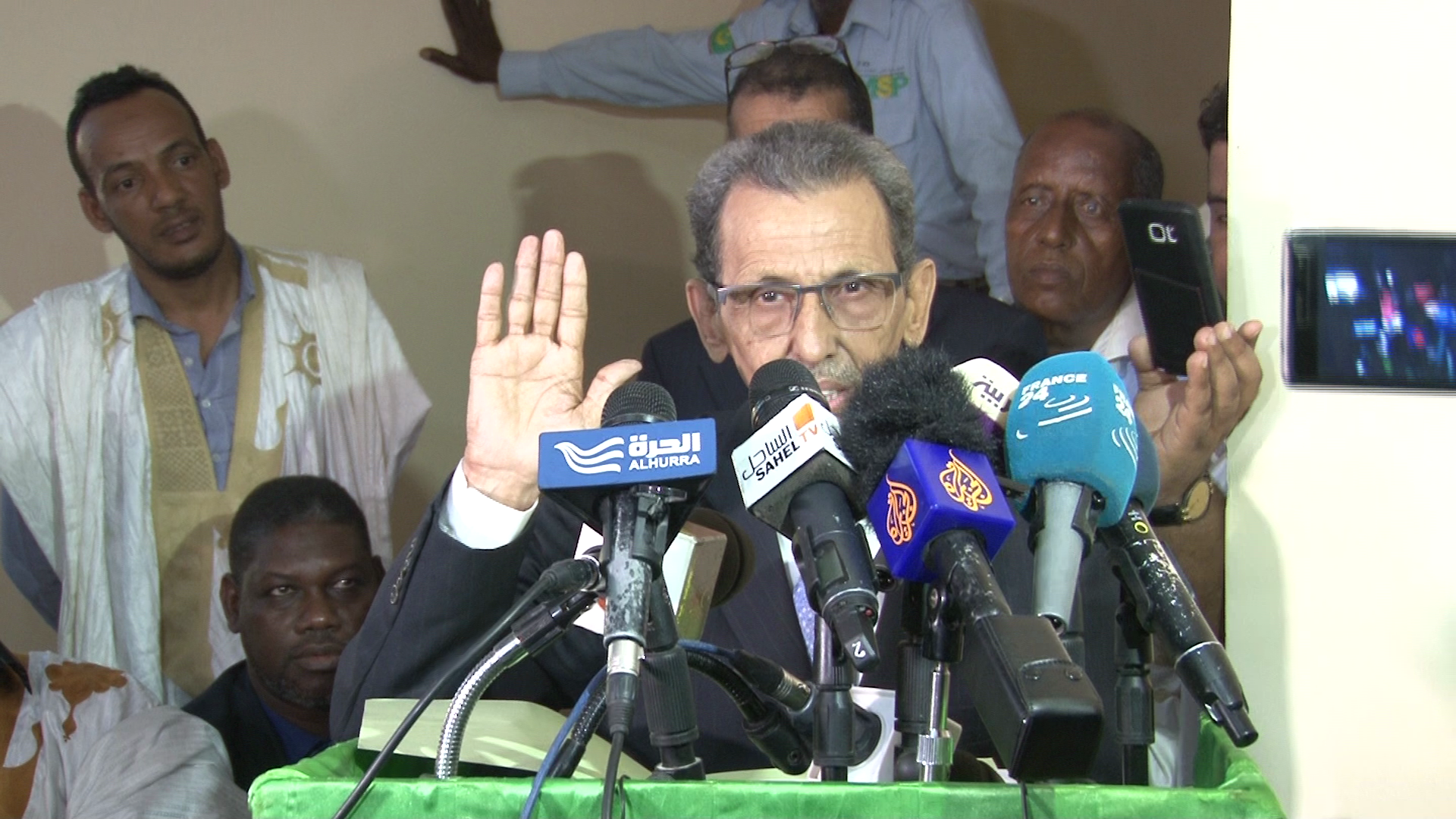 موريتانيا: الحزب الحاكم يتصدر ونسبة المشاركة بالانتخابات بلغت 73 %