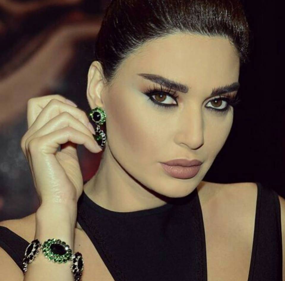سيرين عبد النور تتبع "إليسا_ستايل"