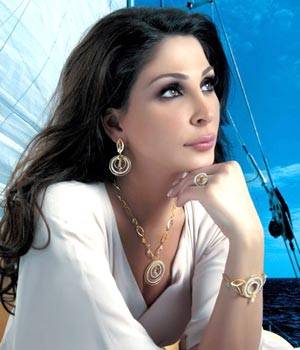 اليسا تنعى الفنان الراحل