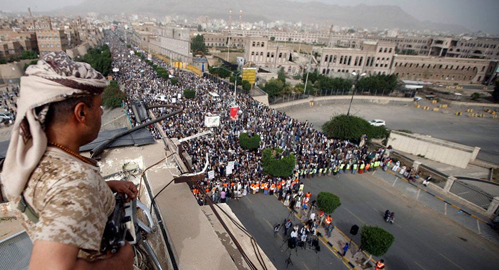 مسؤول إماراتي : تحرير الحديدة مفتاح الحل في اليمن