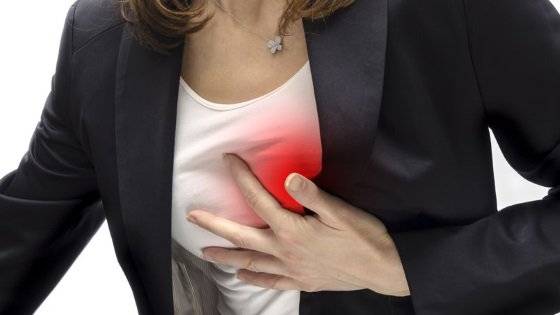 انتبهوا ... أمراض القلب تنتشر بفيروس عبر اللمس