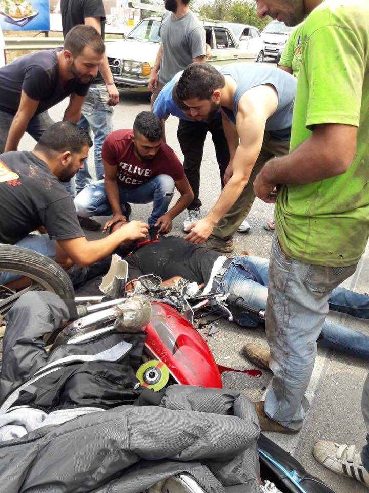 إصابة شخص بحادث صدم على دراجته النارية في  الضنية