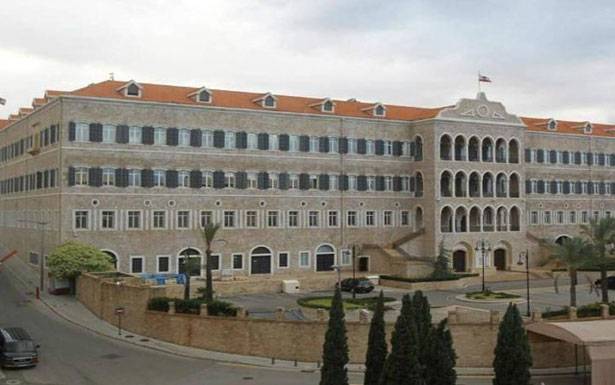 من السخافة الحديث عن تأليف الحكومة.