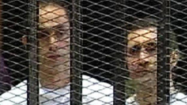 محكمة مصرية  تأمر بالقبض على جمال وعلاء نجلي الرئيس السابق حسني مبارك