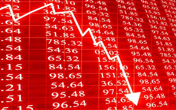 إنهيار الدولار الأميركي والليرة اللبنانيّة لا تهتز