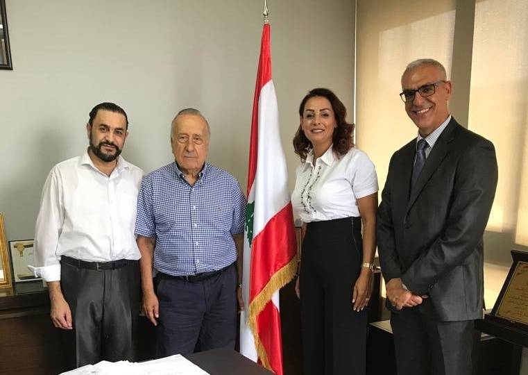 نقيب المحررين وعد أولياء الامور في المدارس الخاص بمراجعة الادارات