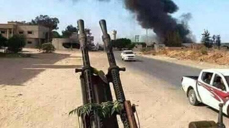 تجدد الاشتباكات جنوب العاصمة الليبية وأنباء عن هجوم جديد للواء السابع