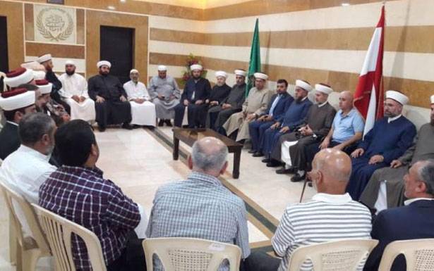 علماء عكار: قطع الطريق تعدٍ على حرمة المقابر