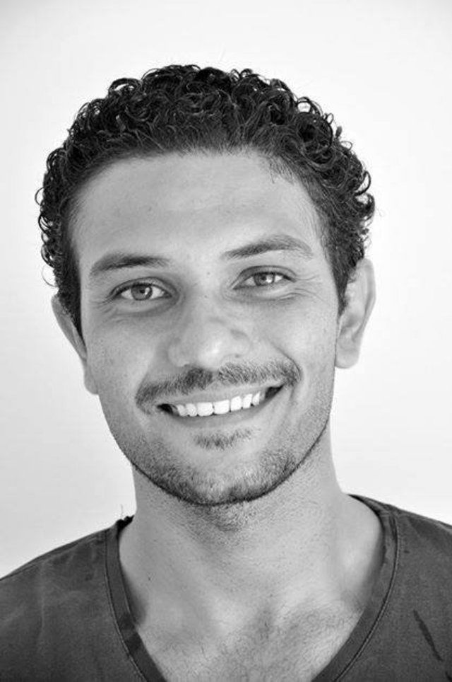 بالفيديو.. آسر ياسين عازف درامز ماهر