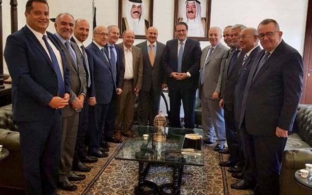 وفد «الهيئات الإقتصاديّة» والإتحاد العمّالي

يزور سفير الكويت مُستنكراً