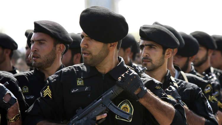 قتلى وجرحى في هجوم مسلح يستهدف عرضا عسكريا في الأهواز جنوبي إيران