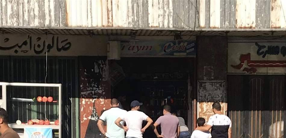تكسير واجهات محل لبيع الهواتف الخليوية في طرابلس