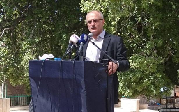 خليل من بعلبك : علينا ألاّ نُـغامر

بإمـكانيّة تـشكـيـل حكـومة أكثريـّة