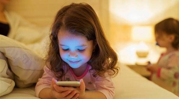 كيف تحمي طفلك من تقوّس الظهر؟