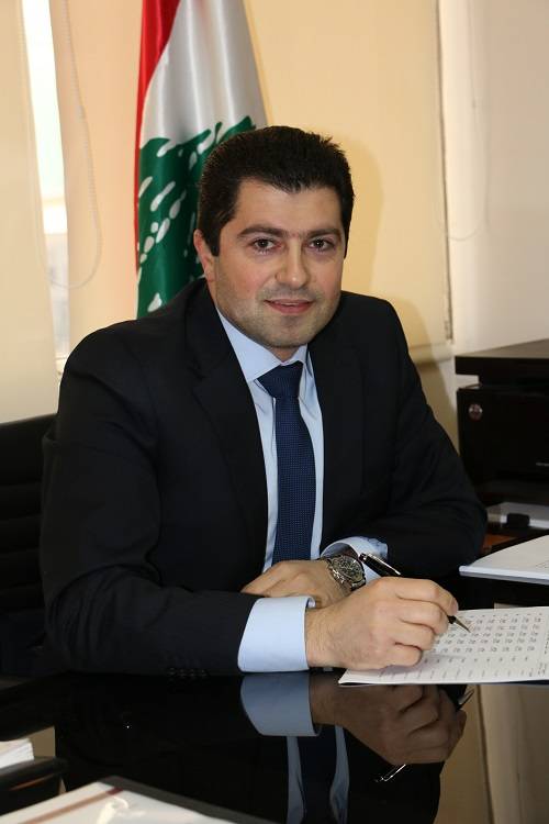 مدير عام الإسكان يوجّه رسالة إلى النواب..!