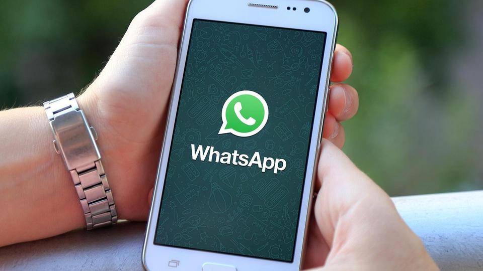 ما حقيقة فرض رسوم إضافية على "واتساب" في لبنان؟!