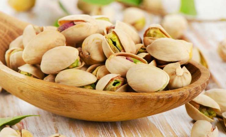 دراسة حديثة تدفعك لتناول الفستق الحلبي