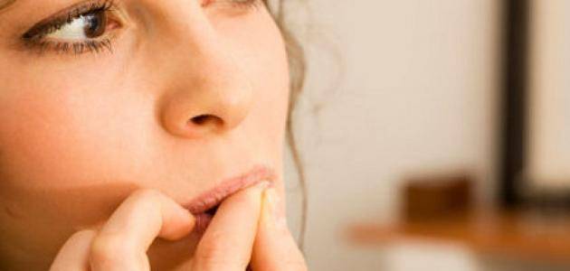 هذا ما تفعله عادة "قضم الأظافر" بجسم الإنسان!