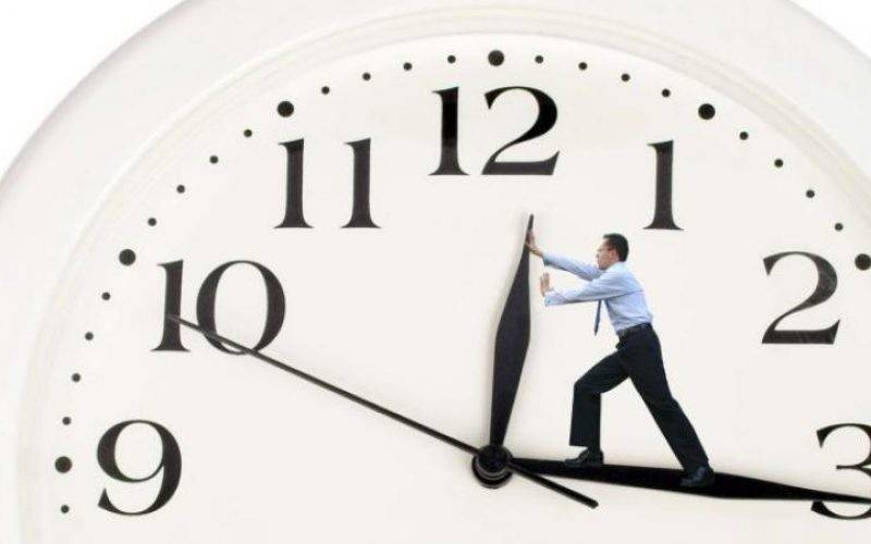 تأخير الساعة ساعة واحدة اعتباراً من منتصف ليل 27 - 28 تشرين الأوّل